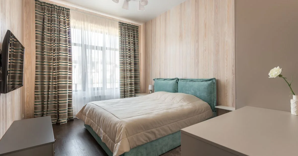 idées et astuces pour décorer une petite chambre avec style et fonctionnalité. optimisez l'espace et créez une ambiance cosy et élégante.